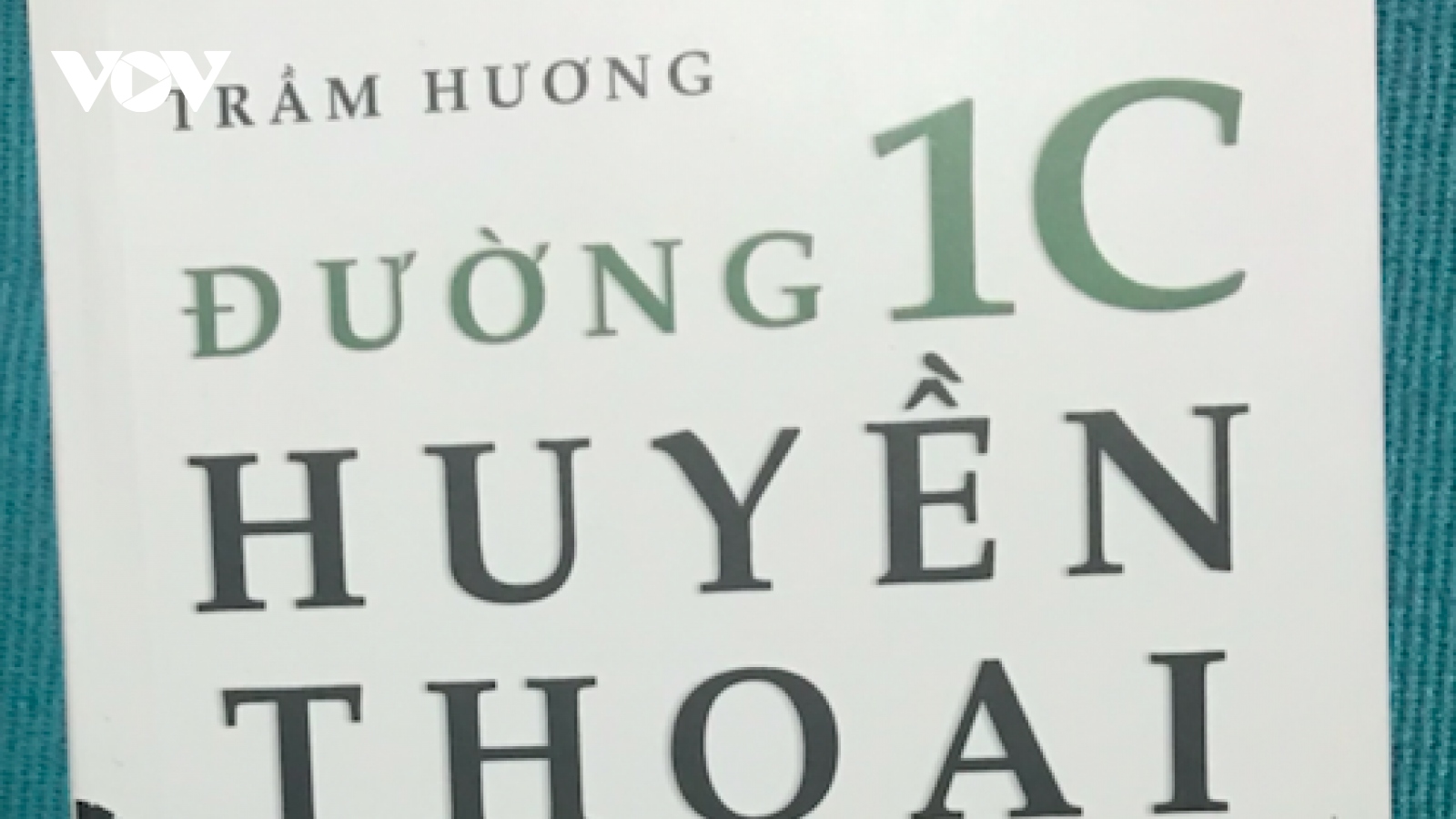 Những trang viết xúc động “Đường 1C huyền thoại - Những bờ vai con gái”